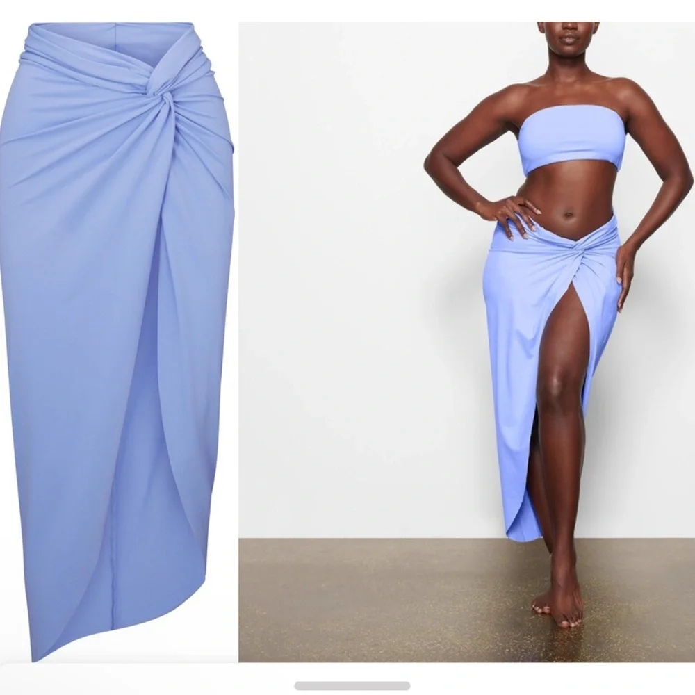 Sw19. NWT periwinkle skims signature swim sarong skirt 💜🩵